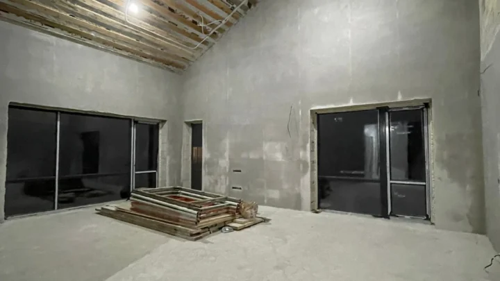 Коттедж в Фирсово: 400 м² штукатурки по маякам — Коттедж · 400 м² · Фирсово